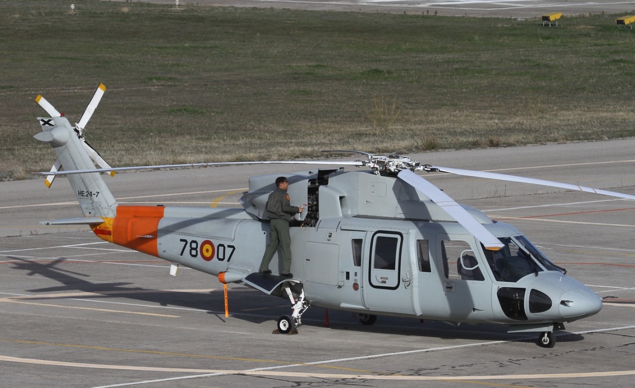 Sikorsky S-76 2